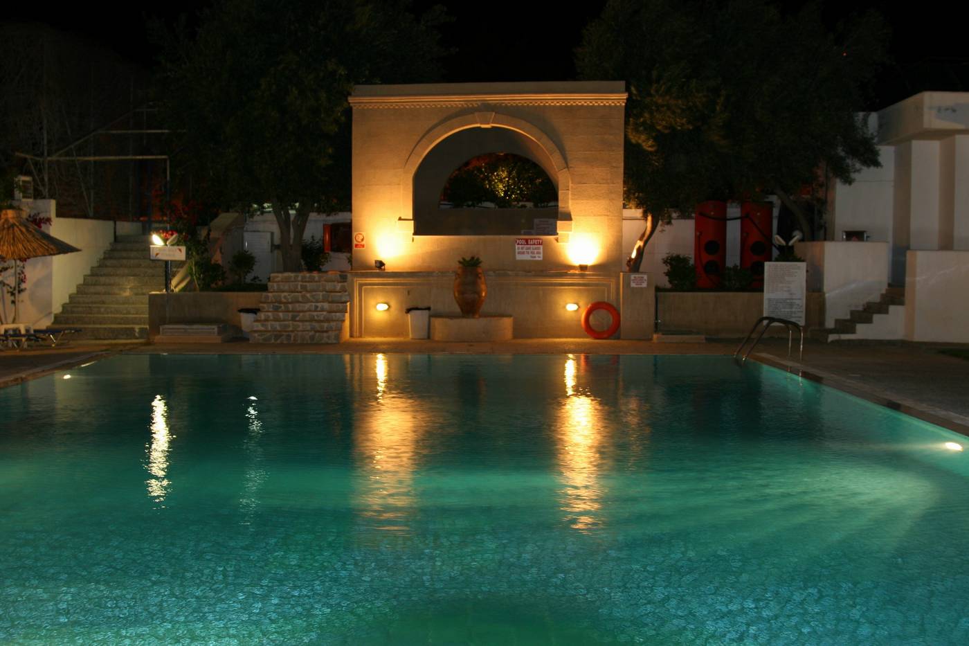 Ilyssion-Hotel-Pool-8