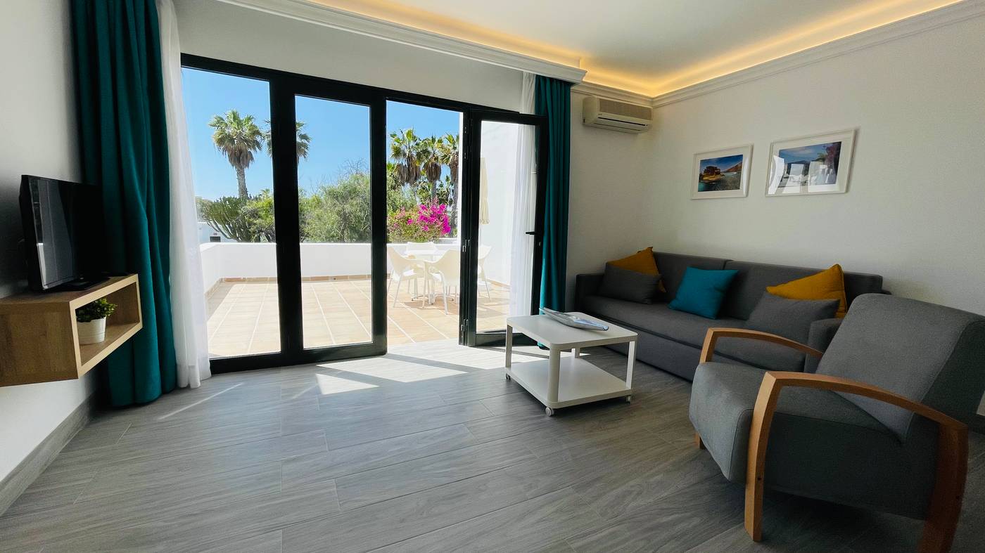 Palmeras-Garden-Room-26