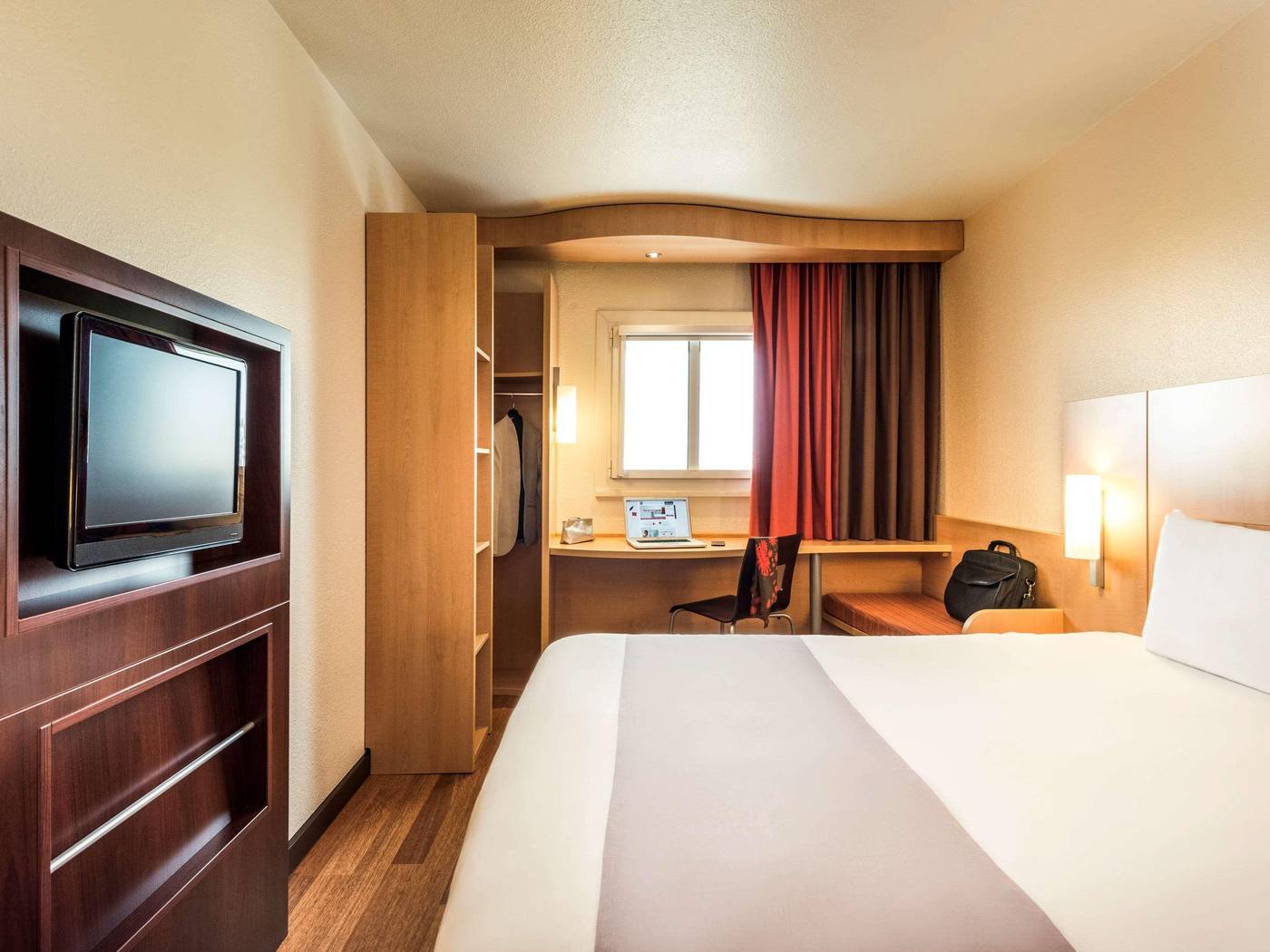 Ibis-Paris-Montmartre-Room-16