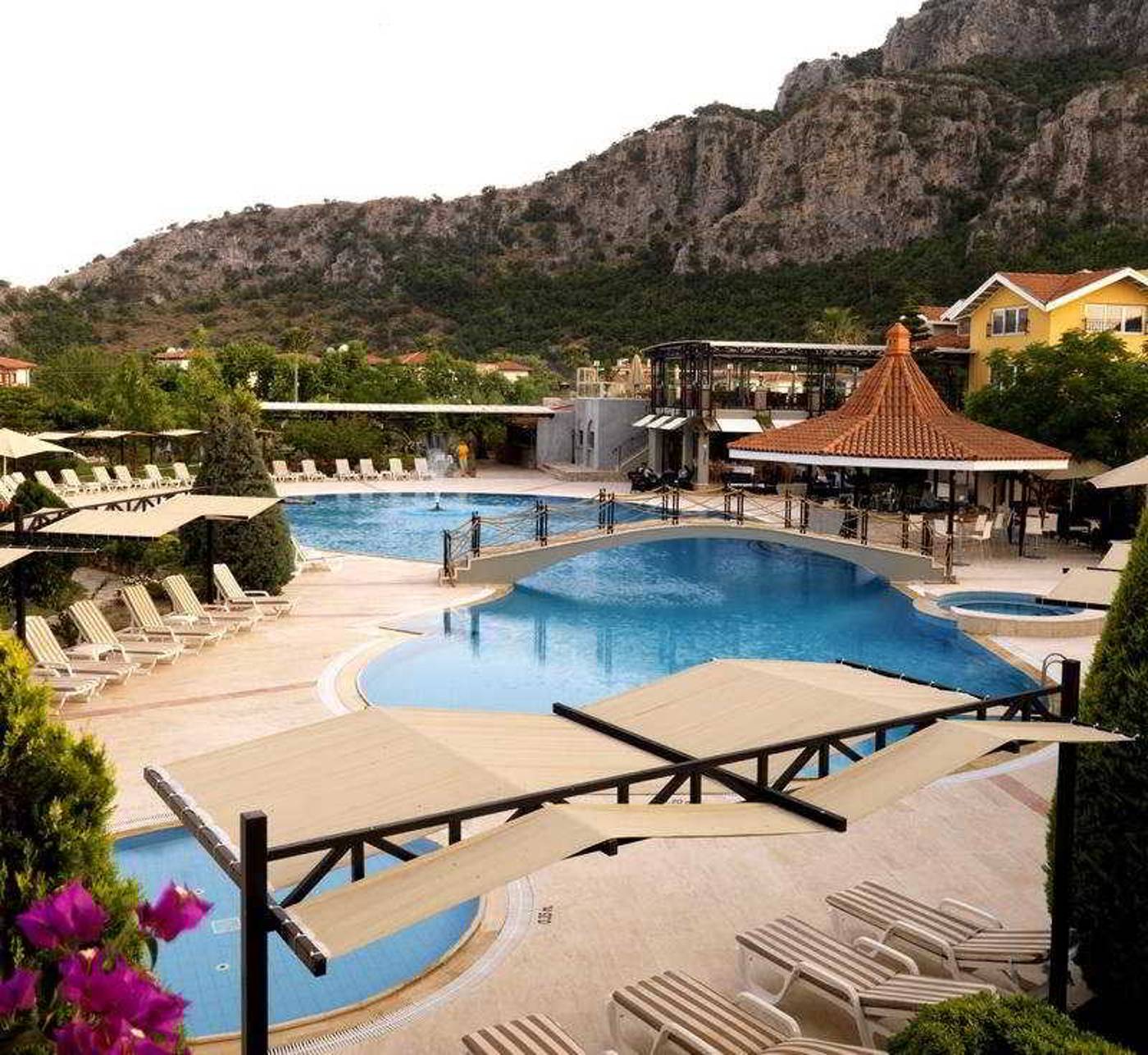 Club-Alla-Turca-Pool-2