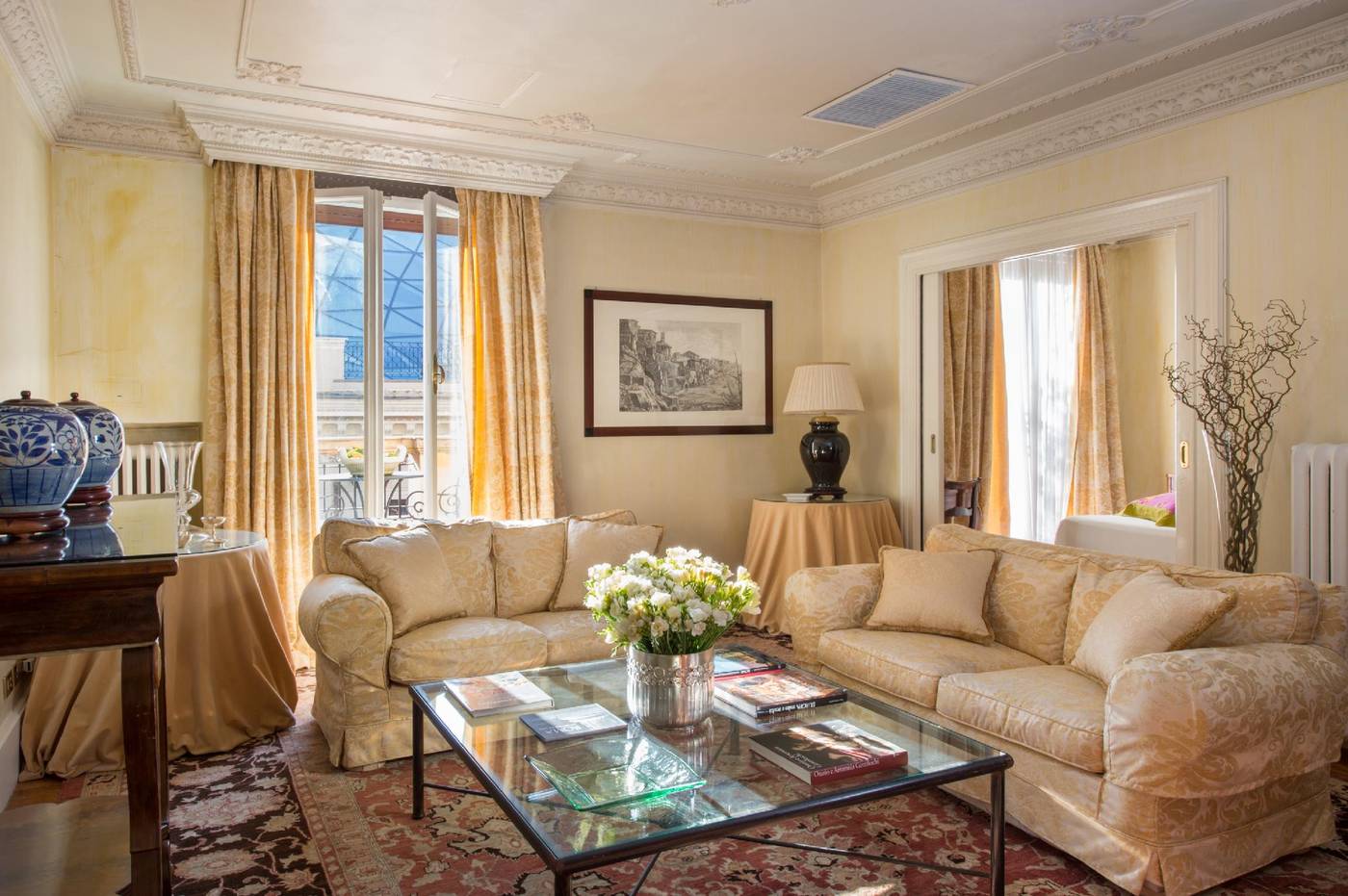 Grand-Hotel-Plaza-Room-7