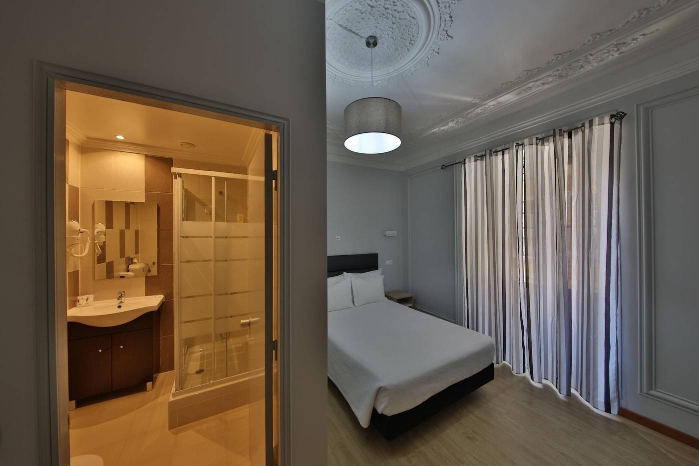 O-El-trico-Guesthouse-Room-4