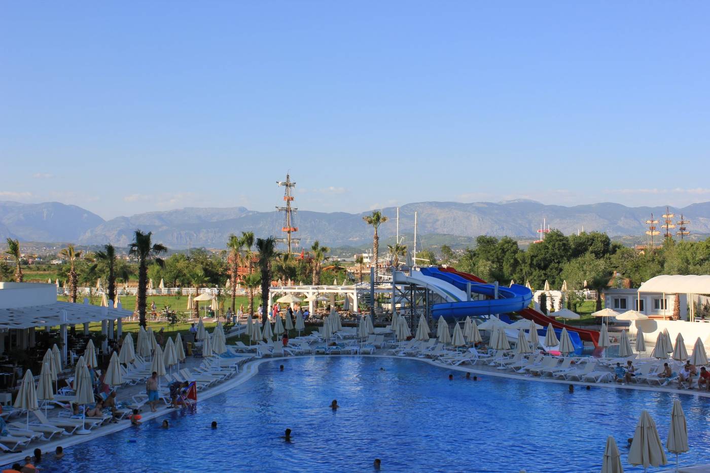 Lake---River-Side-Hotel---Spa-Pool-6