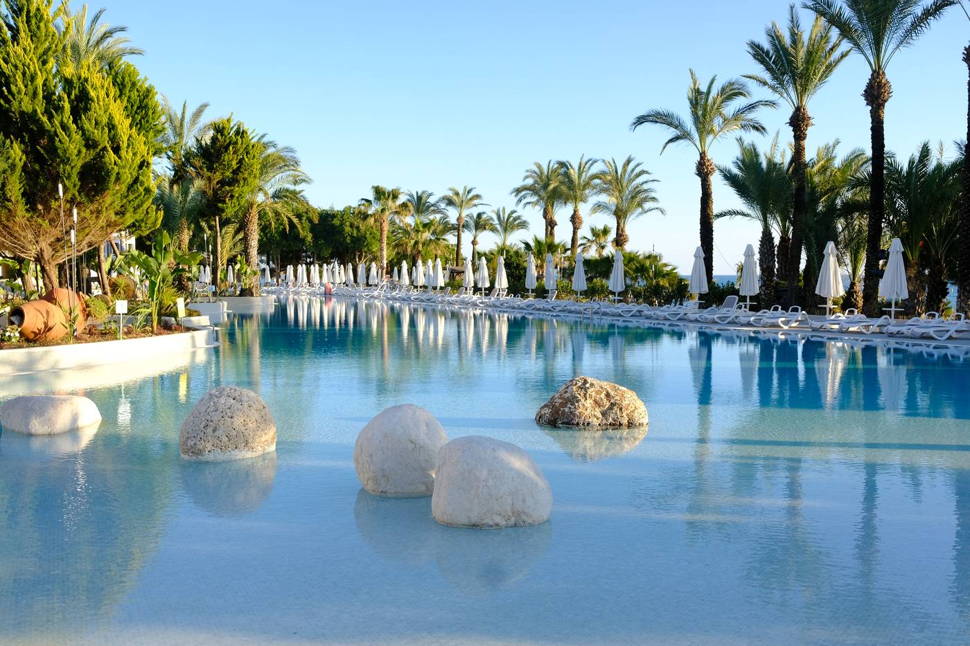 Sentido-Perissia-Pool-3