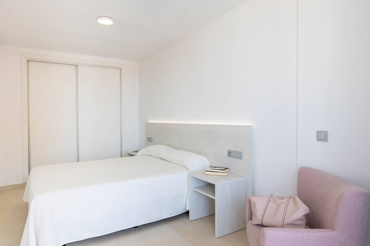 Aparthotel-BCL-Levante-Lux-Room-17