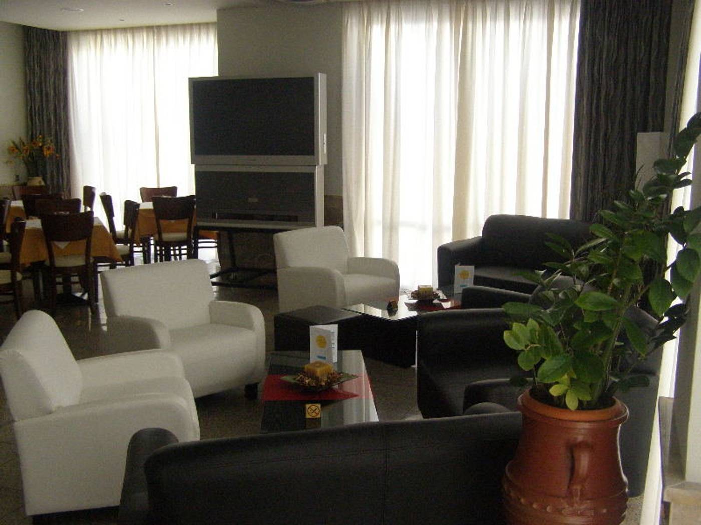 Paritsa-Lobby-10
