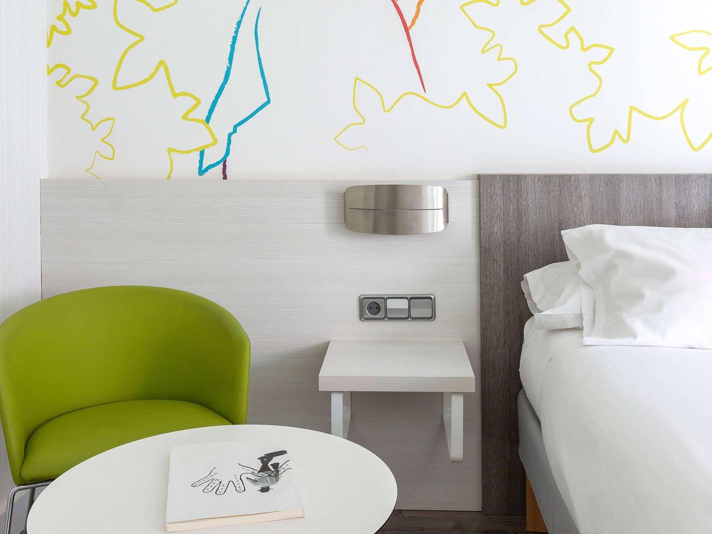 Ibis-Styles-Madrid-Prado-Room-35