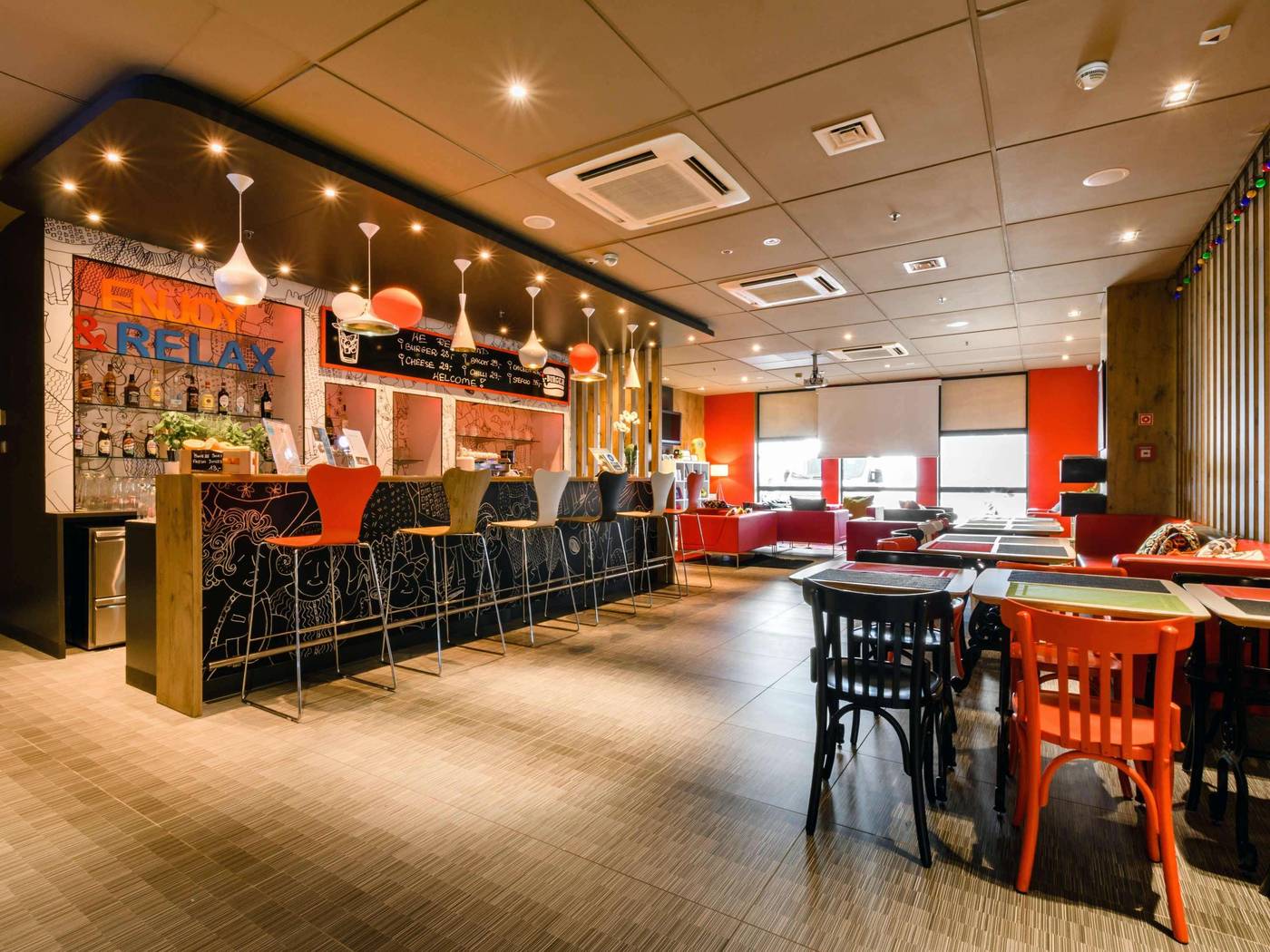 ibis-Warszawa-Stare-Miasto--Old-Town--Bar-17