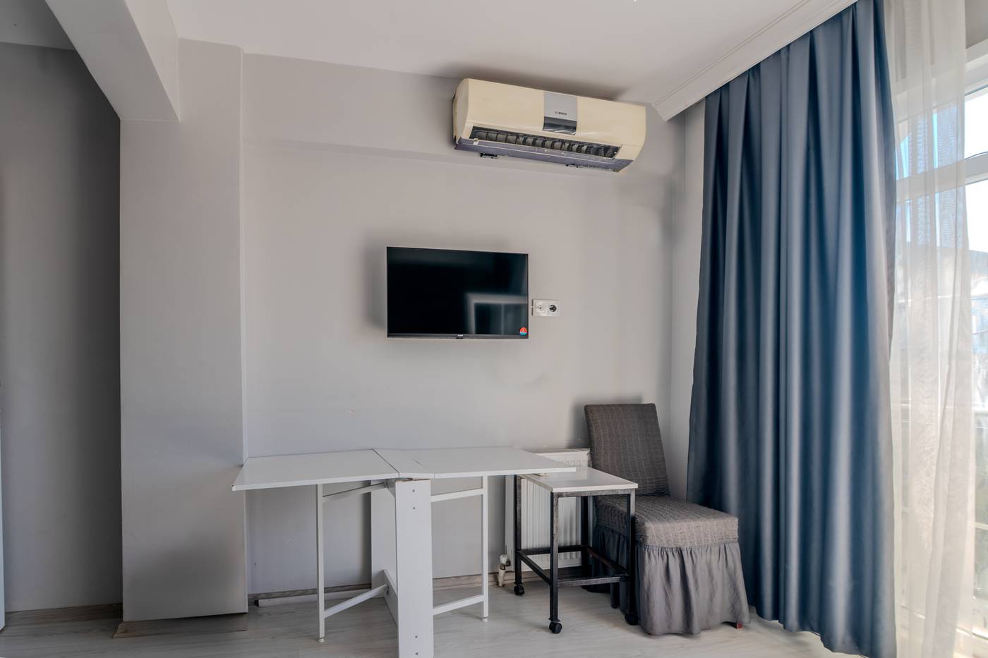 Airport-Black-Sea-Hotel---Restaurant-Room-24