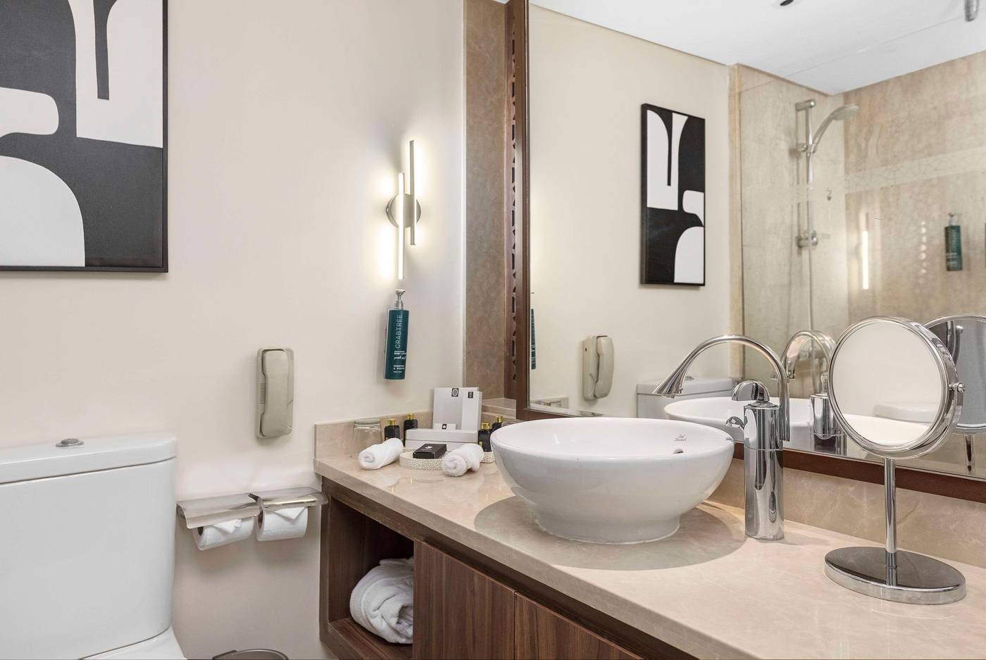 Hilton-Luxor-Resort---Spa-Room-41