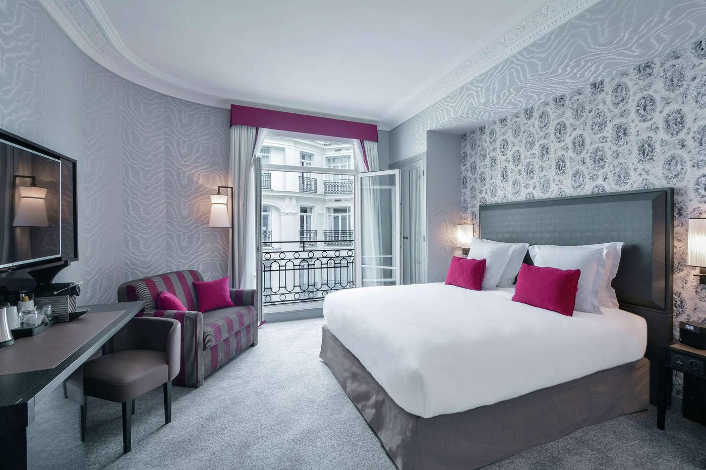 Maison-Astor-Paris--Curio-Collection-by-Hilton-Room-10