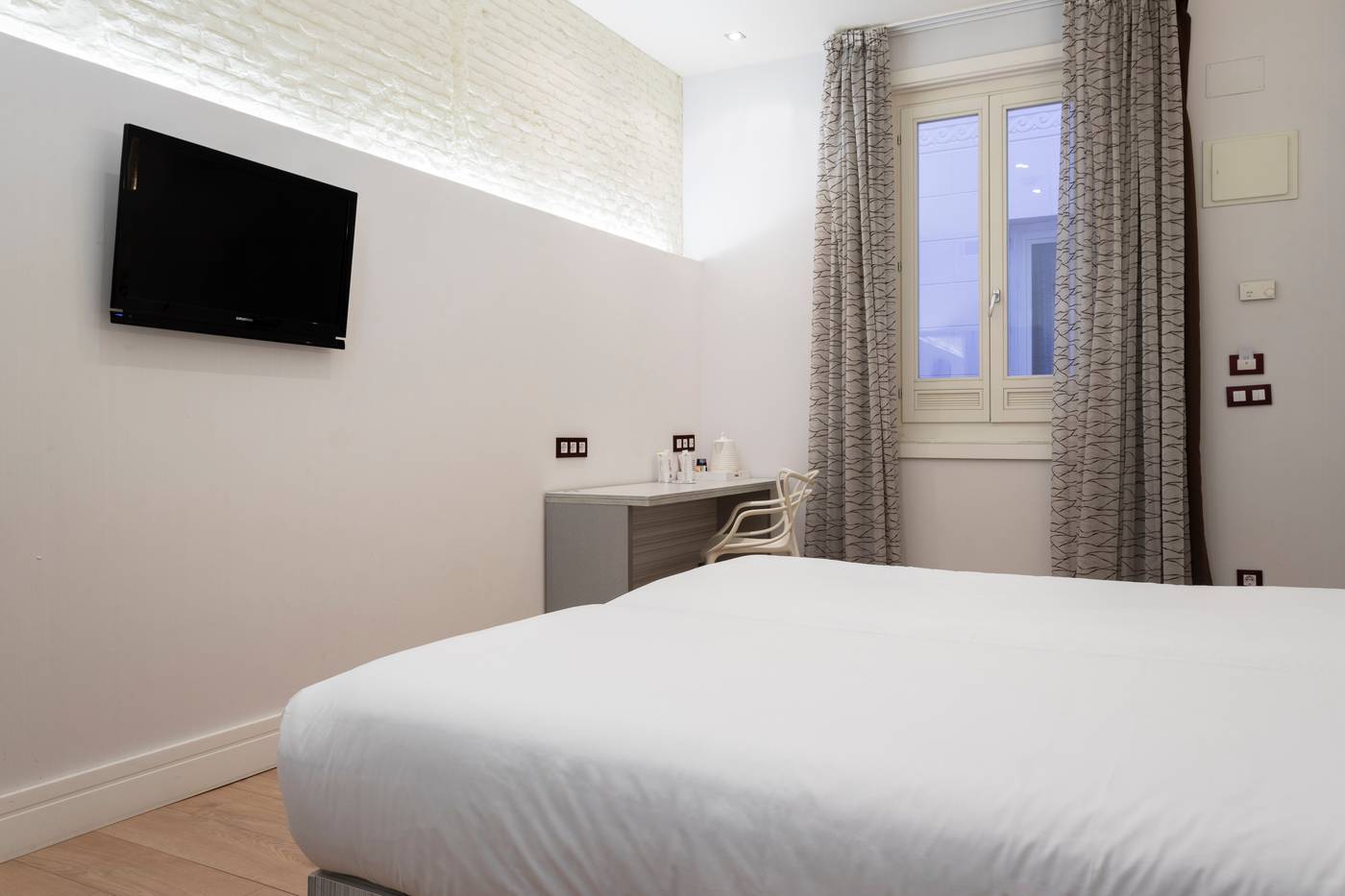 Petit-Palace-Lealtad-Plaza-Room-33