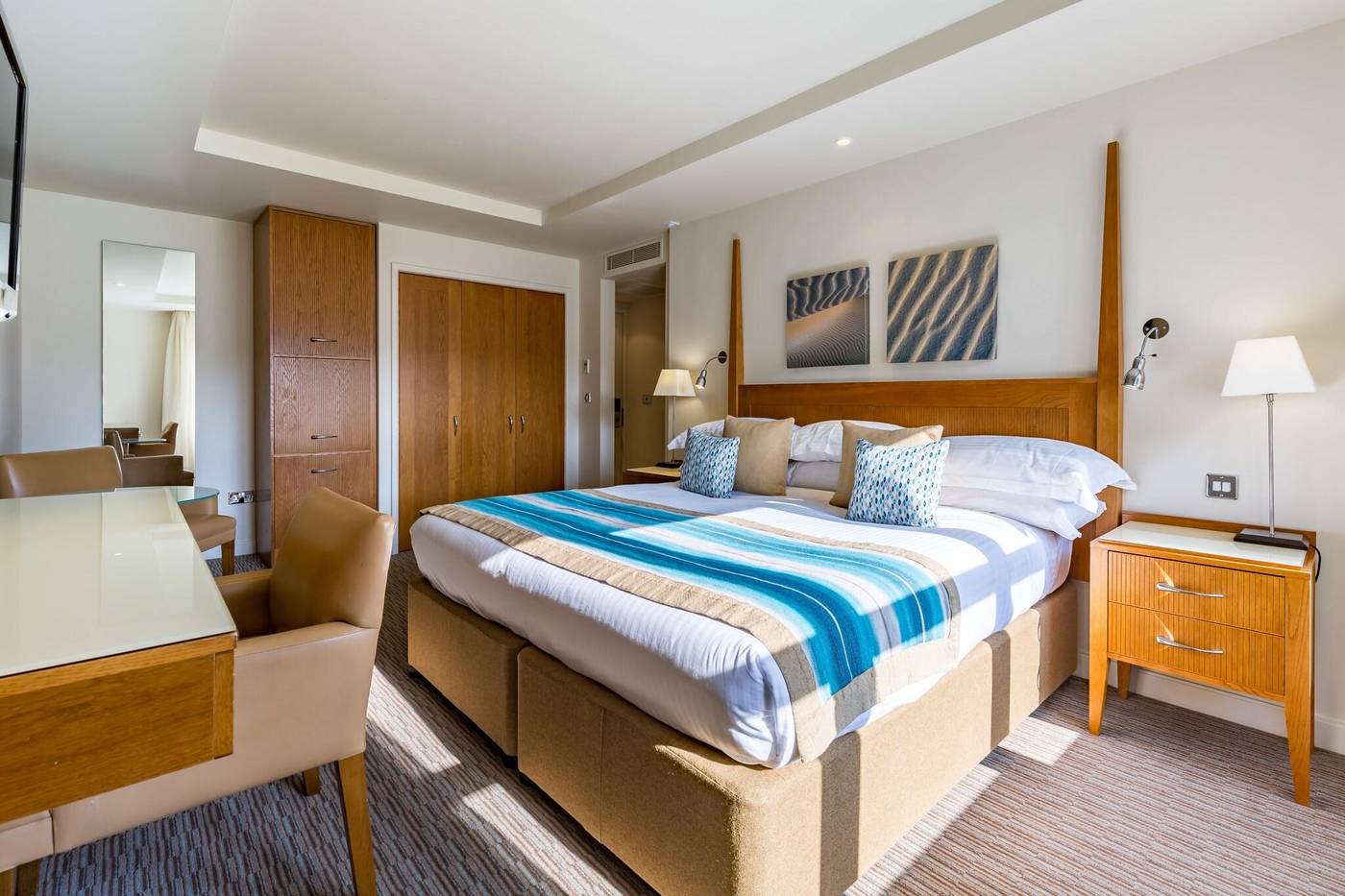 L-Horizon-Beach-Hotel---Spa-Room-7