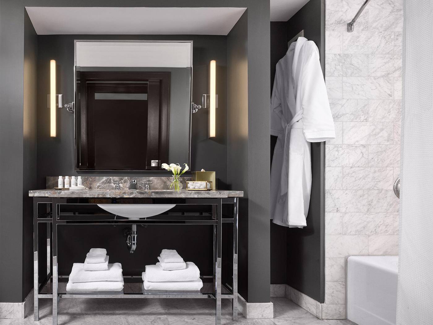 Nine-Zero--A-Kimpton-Hotel-Room-35