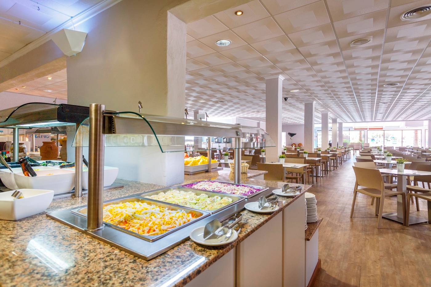 Carema-Club-Resort-Restaurant-43