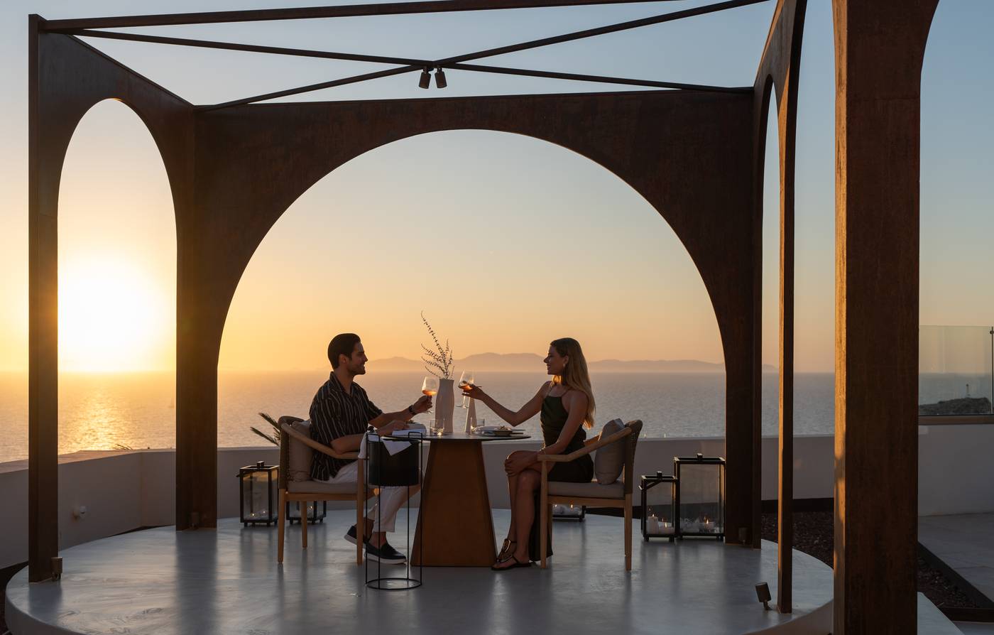 Santo Mine Oia Suites