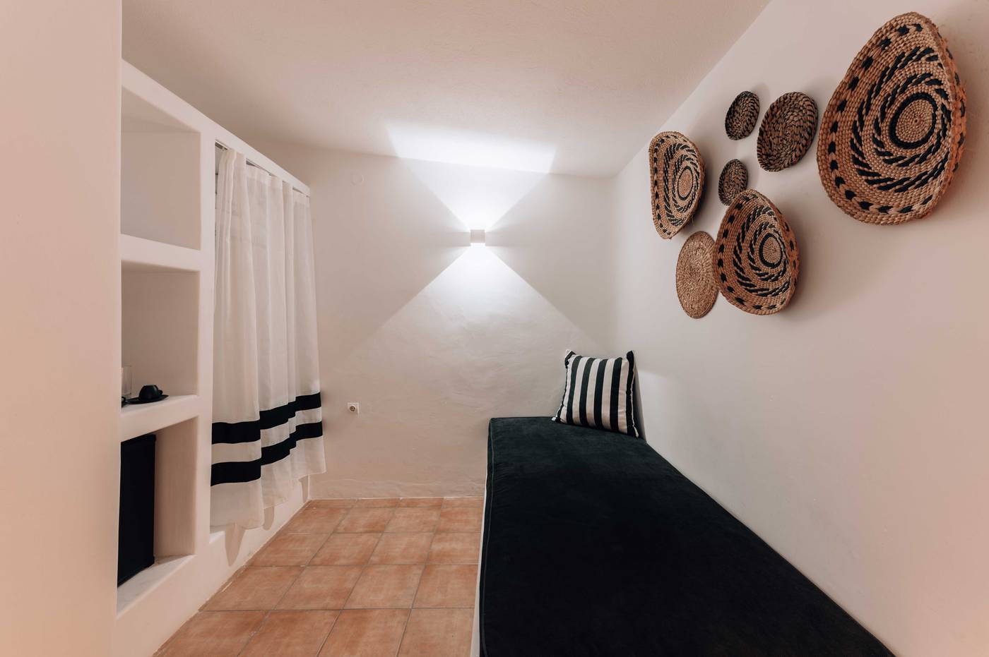 Mr---Mrs-White-Mykonos-Room-47