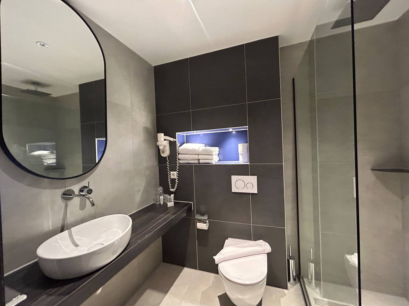 XO-HOTELS-Blue-Square-Room-31