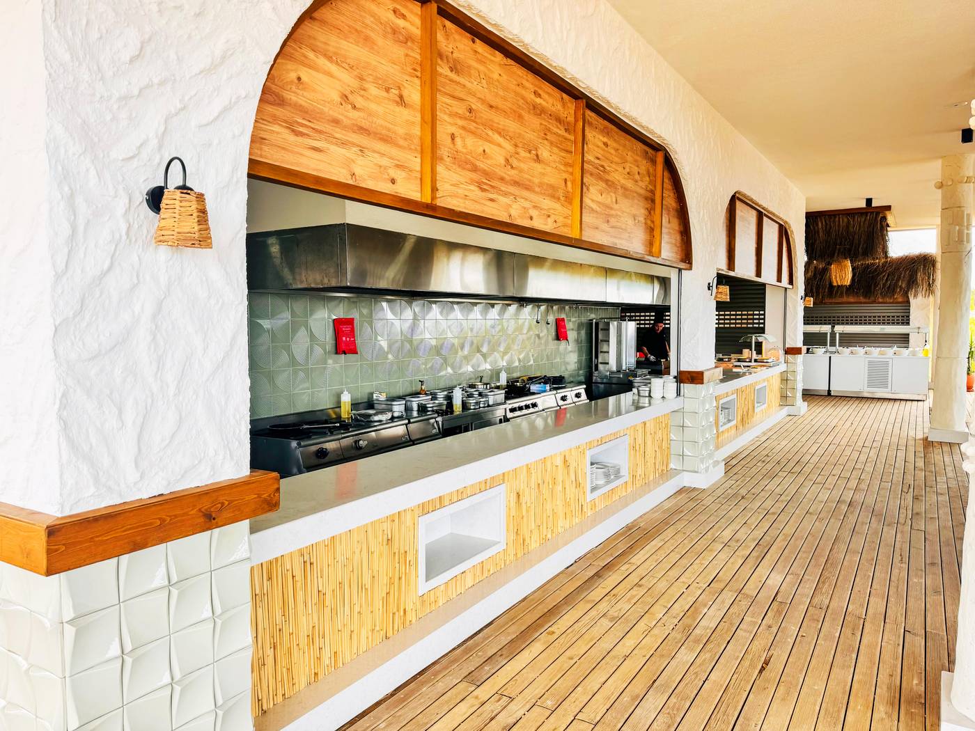 Side-Crown-Sunshine-Beach-50