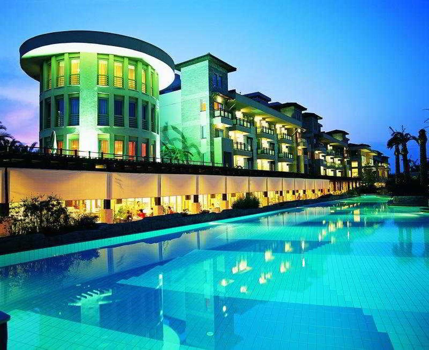 TUI-Blue-Xanthe-Pool-8