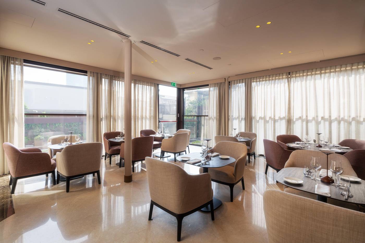 Crowne-Plaza-Milan-City-Restaurant-22