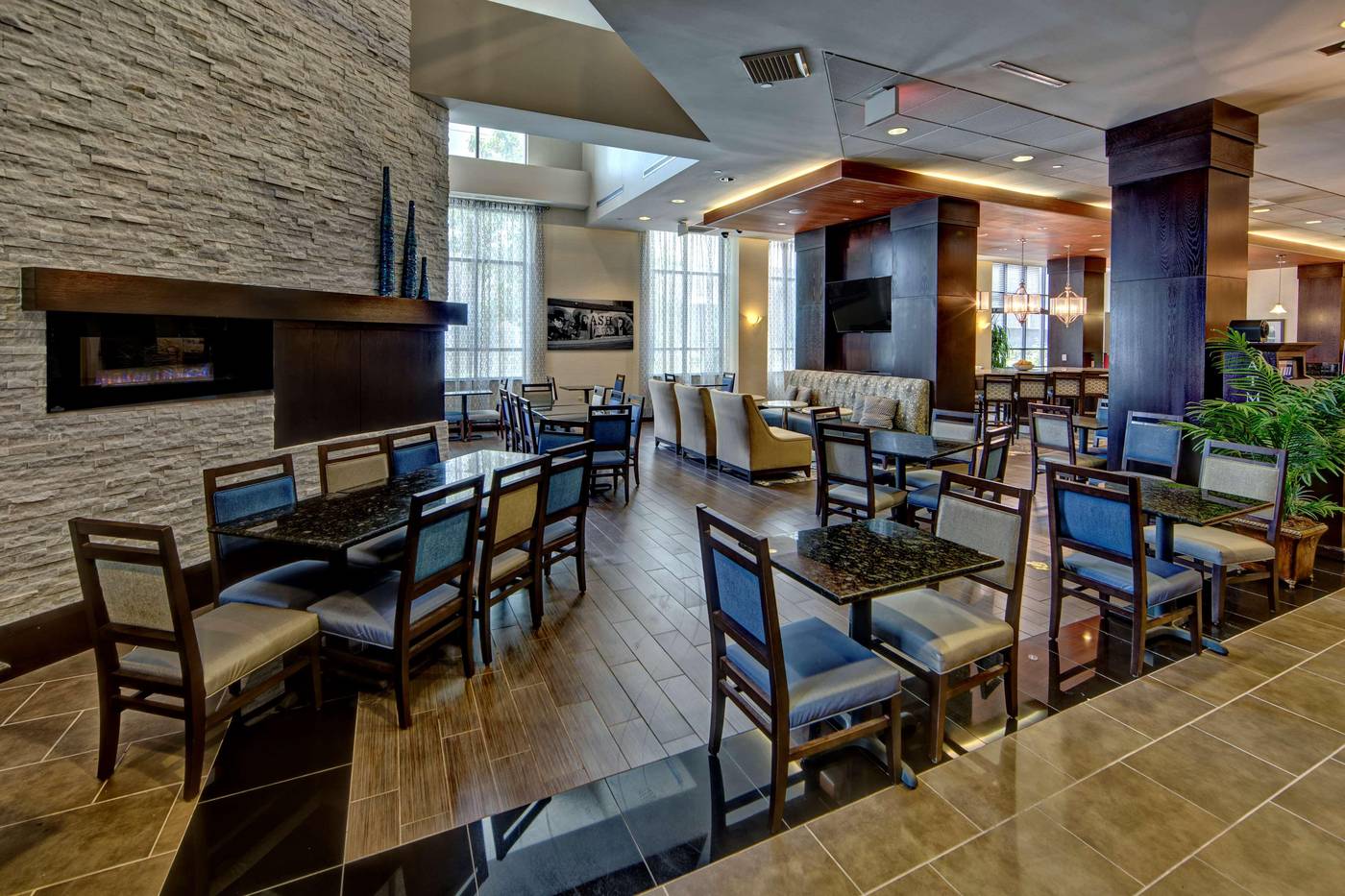 Hampton Inn & Suites Nashville-Downtown-United States-NASHVILLE-Lobby-6