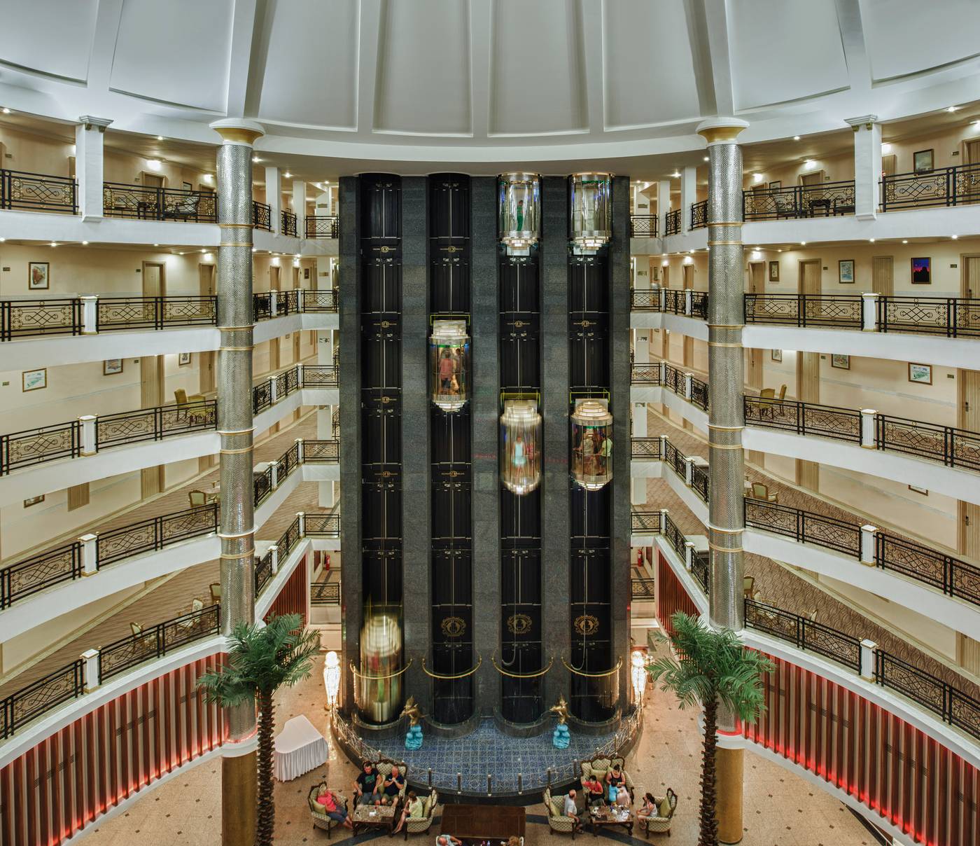 Delphin-Deluxe-Lobby-31