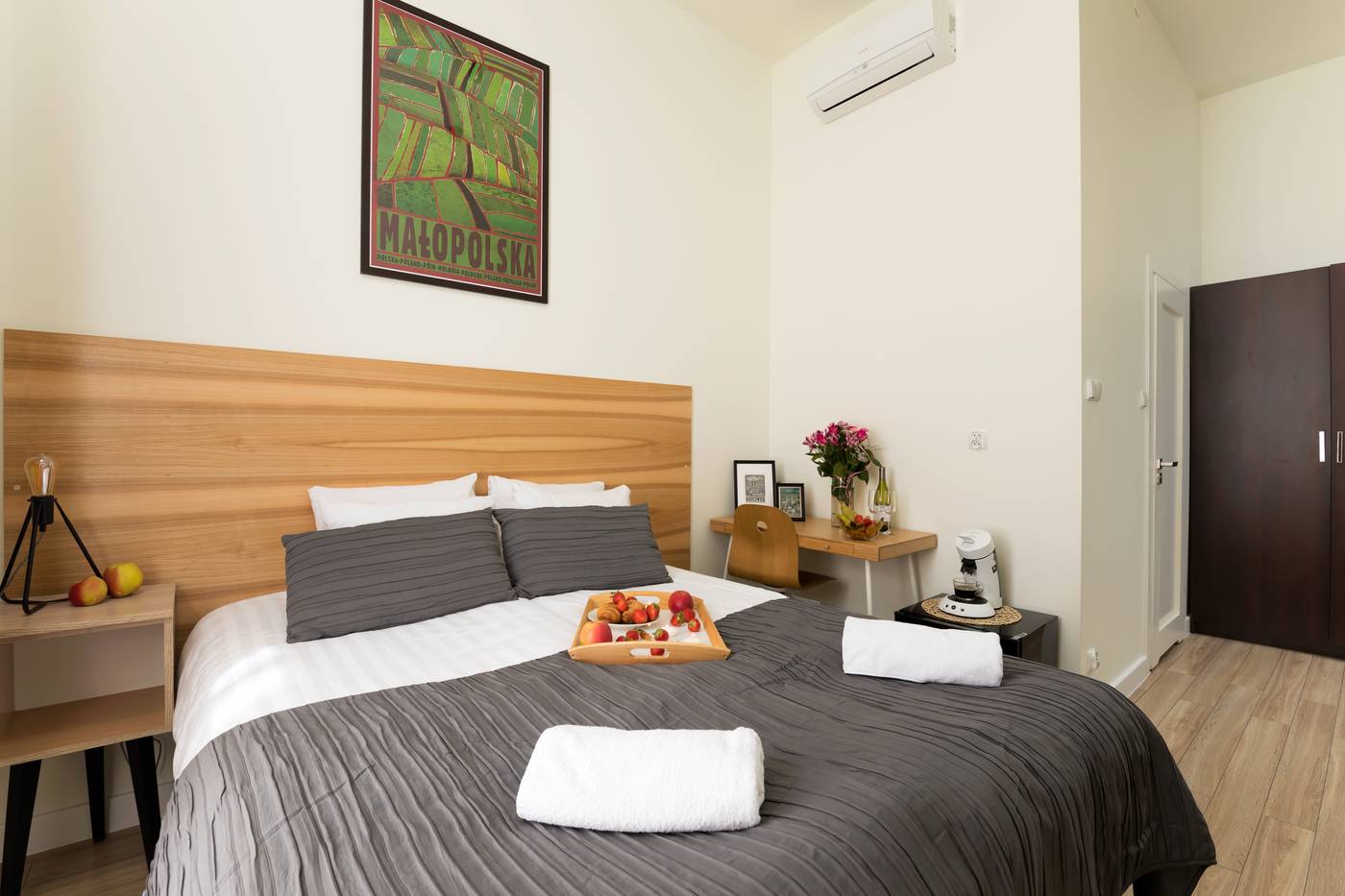 Platinum-Suite-Room-5