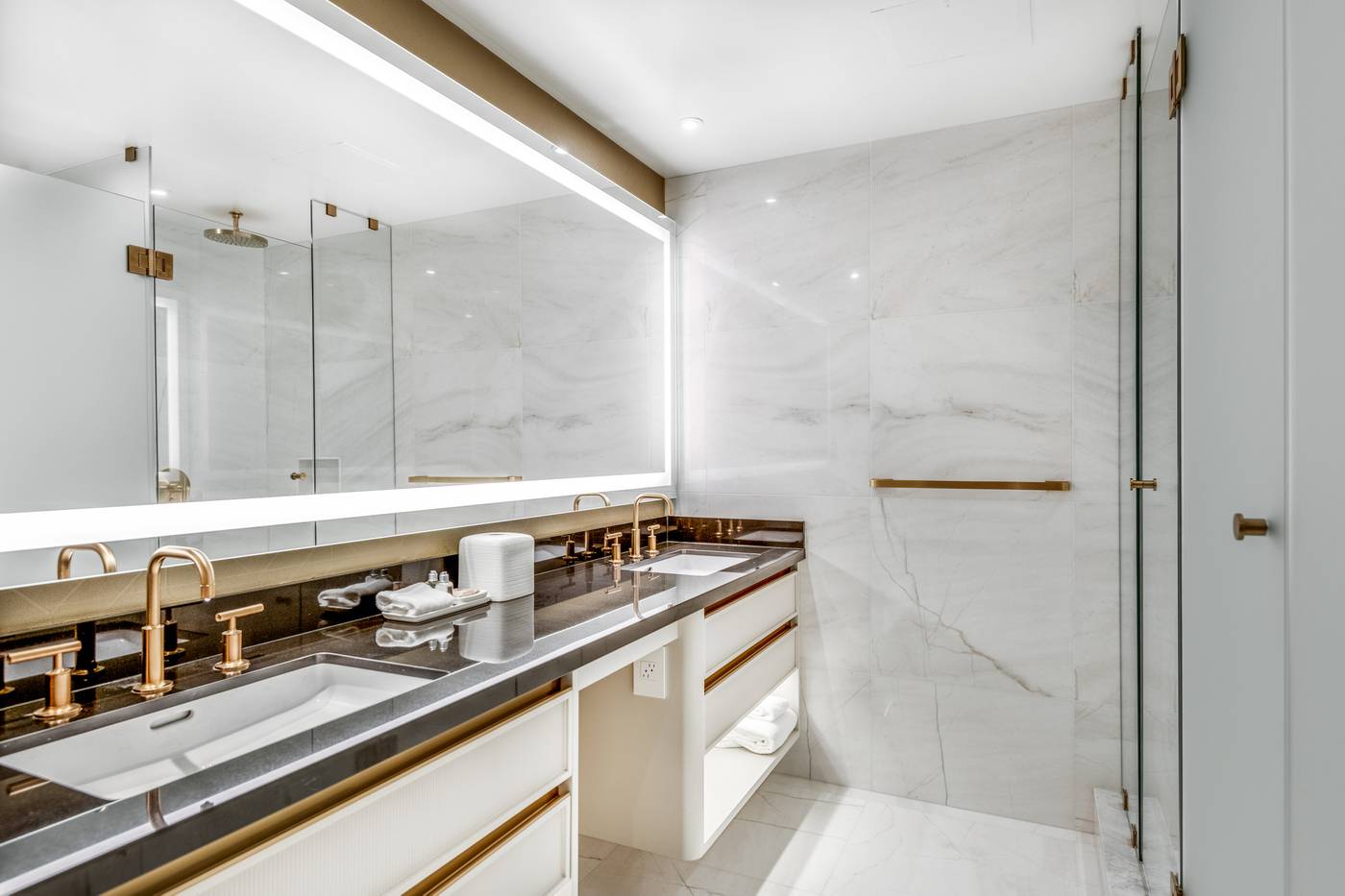 Azur-Legacy-Collection-Hotel-Room-30