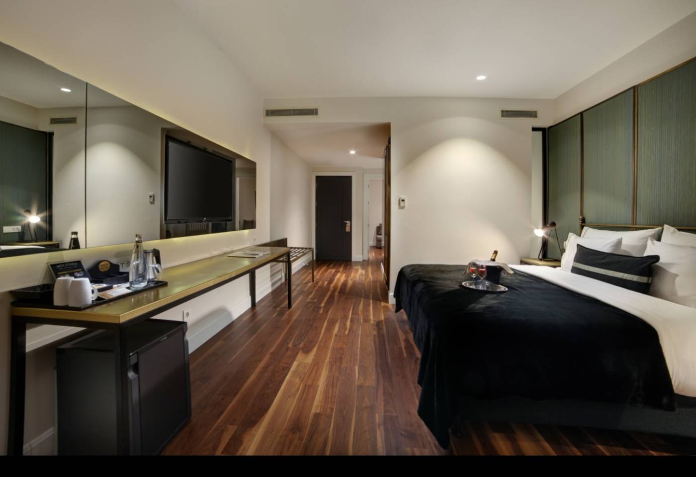 39-KalamIs-Marina-Hotel-Room-32