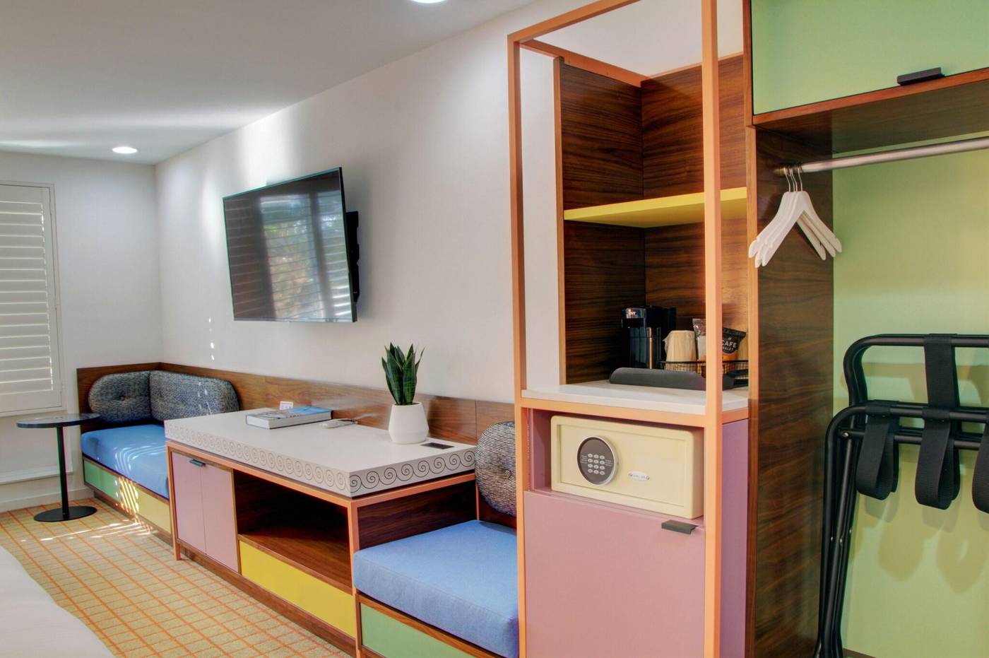 Best-Western-Plus-Hollywood-Hills-Room-36