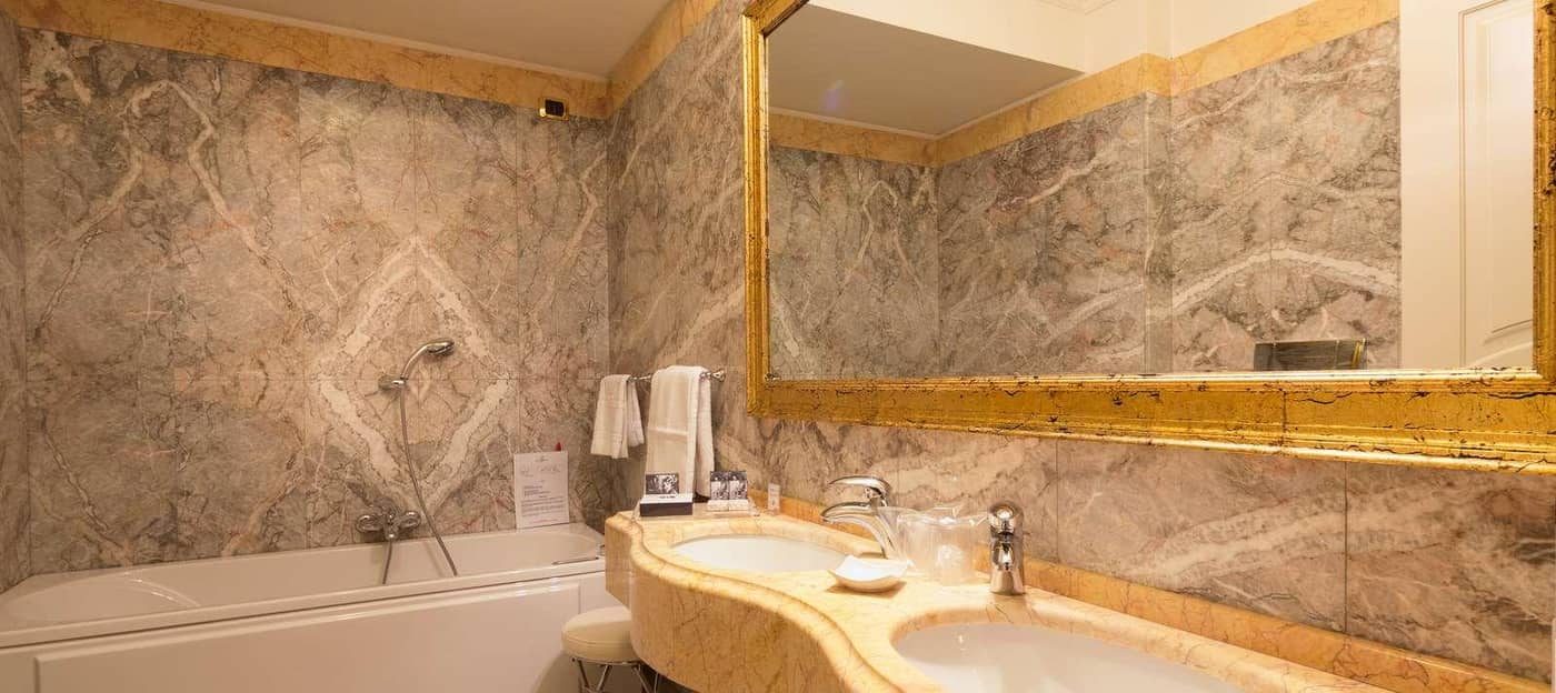 Grand-Visconti-Palace-Room-57