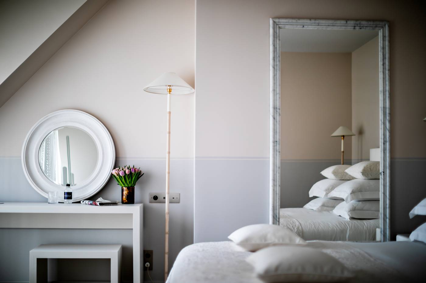 Monsieur-George-Hotel---Spa-Room-11