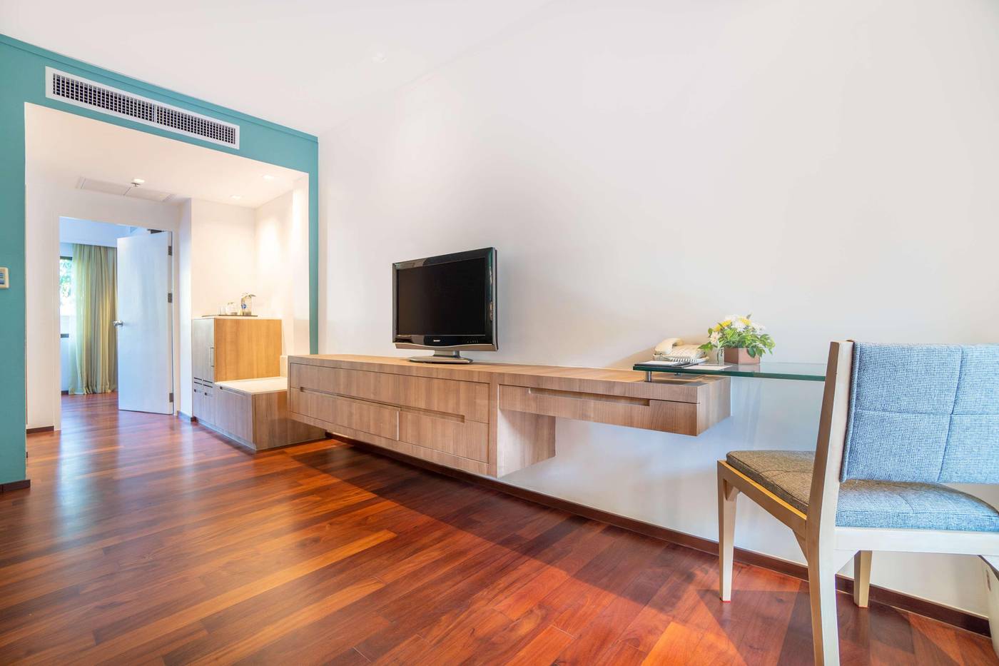 Swissotel-Resort-Phuket-Kamala-Beach-Room-25