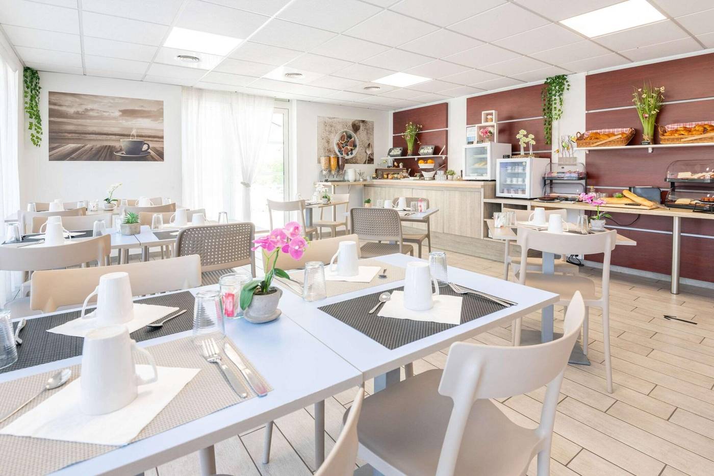 Comfort-Suites-Cannes-Mandelieu-Restaurant-48