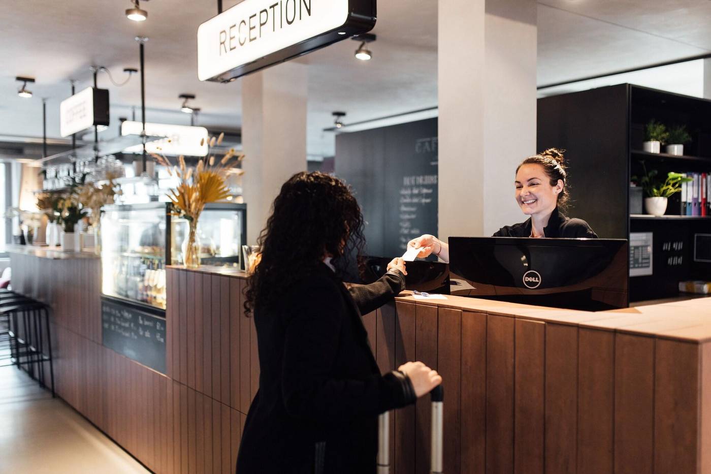 Miss-Sophie-s-Downtown-Lobby-25