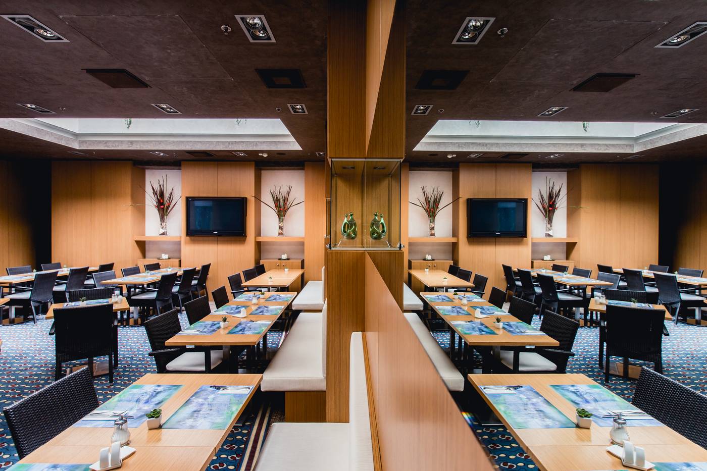 Hotel-Museum-Budapest-Restaurant-49