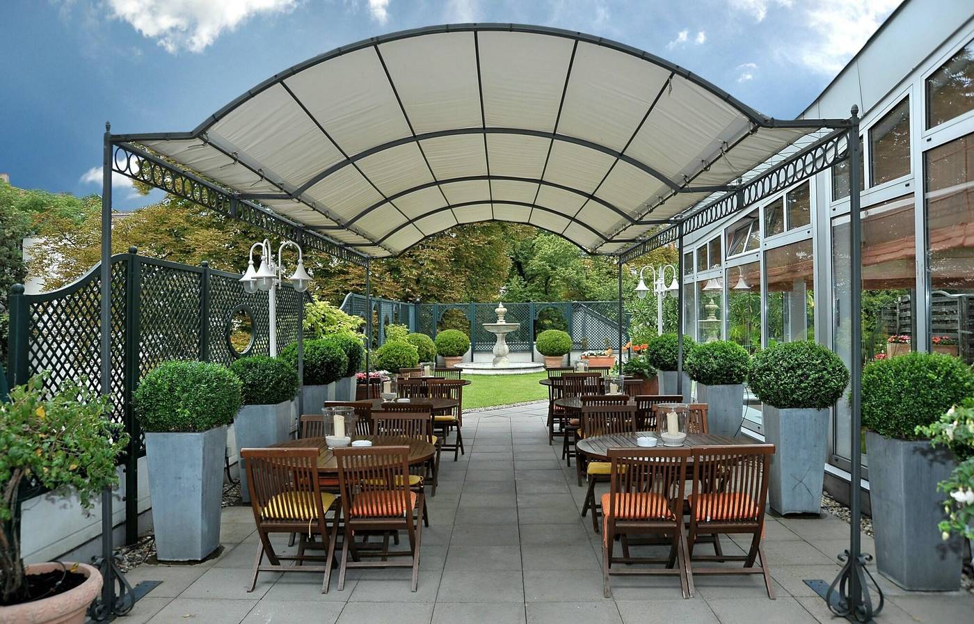 Ludwig-van-Beethoven-Terrace-2