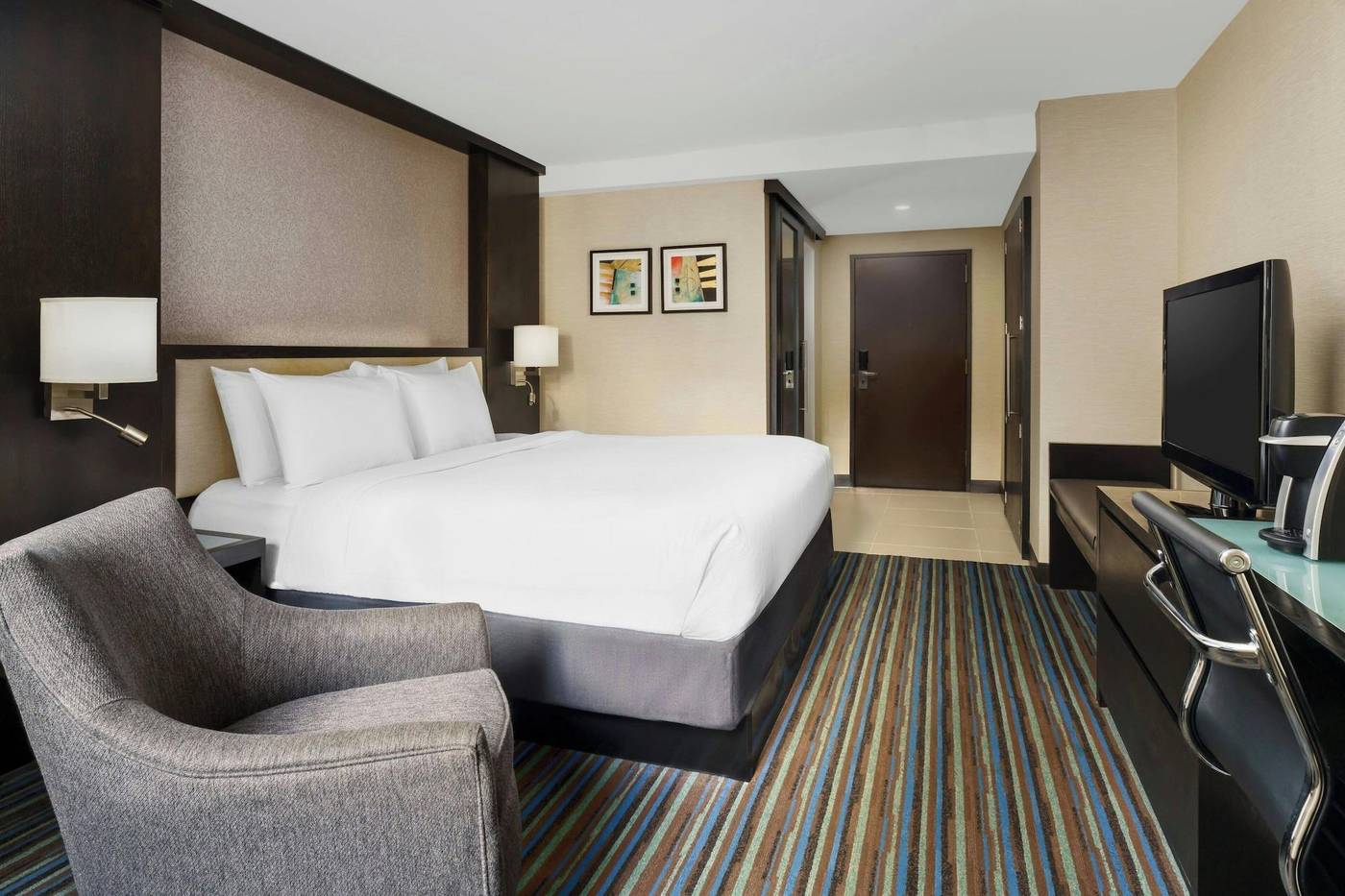 Courtyard-By-Marriott-New-York-Manhattan-Times-Squ-Room-21
