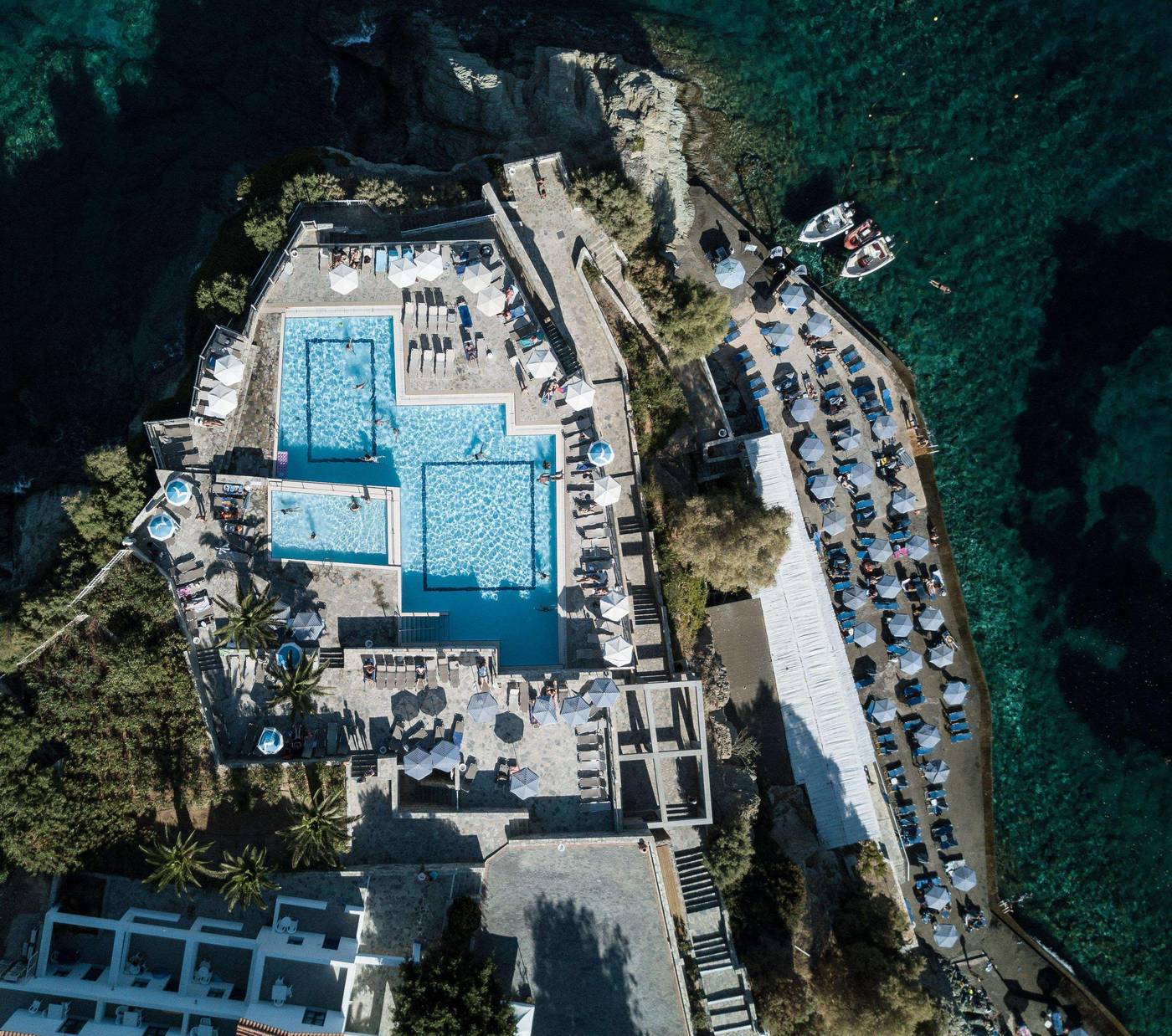 Peninsula-Resort---Spa-General-view-3