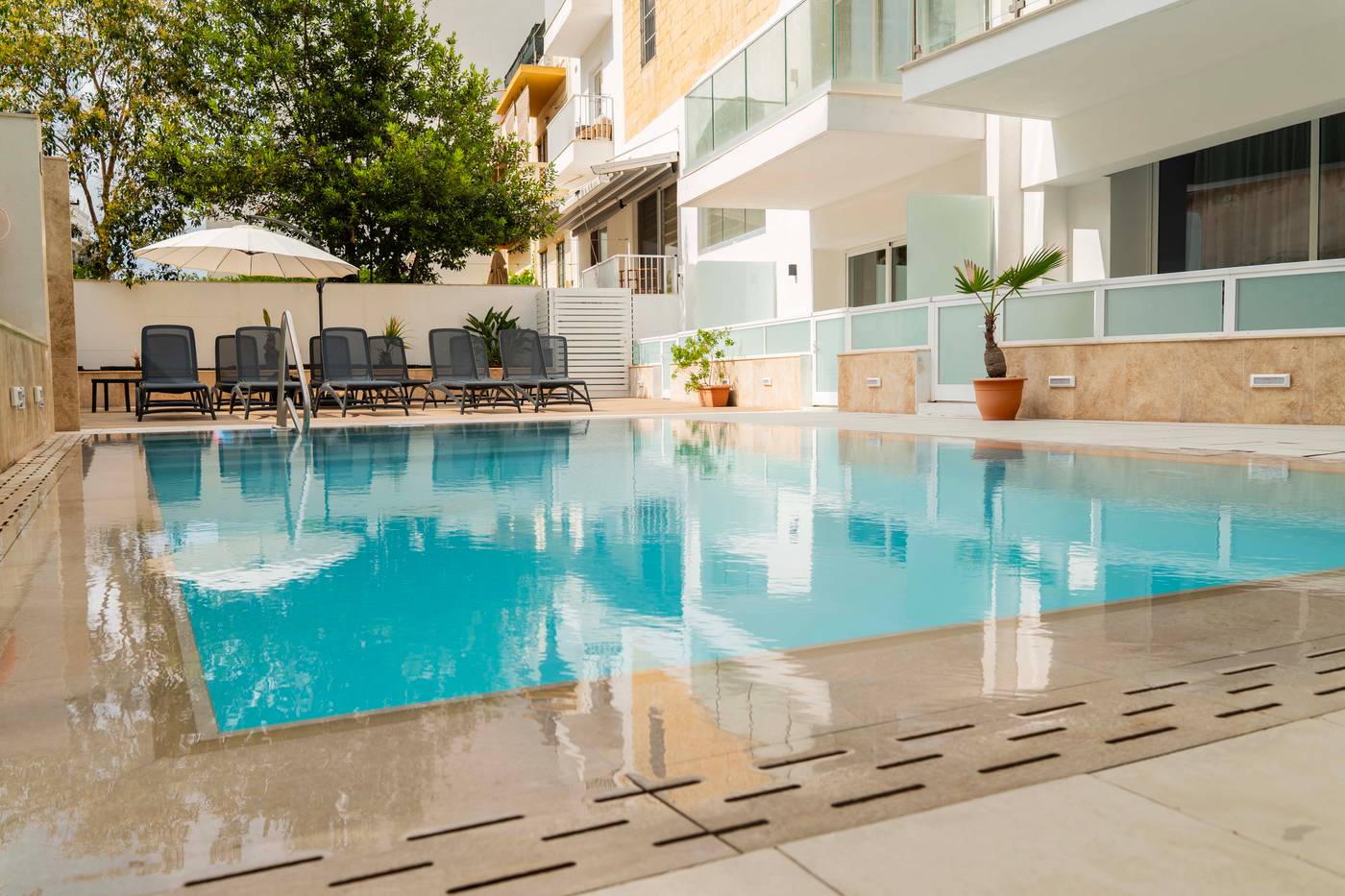 Solana-Hotel---Spa-Pool-3