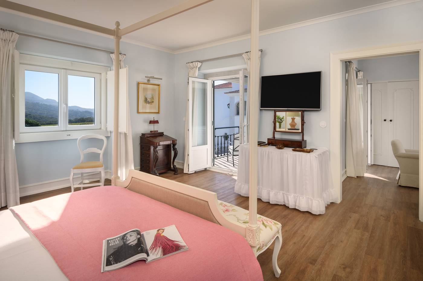 Casa-Palmela---Small-Luxury-Hotels---Villas-Room-29