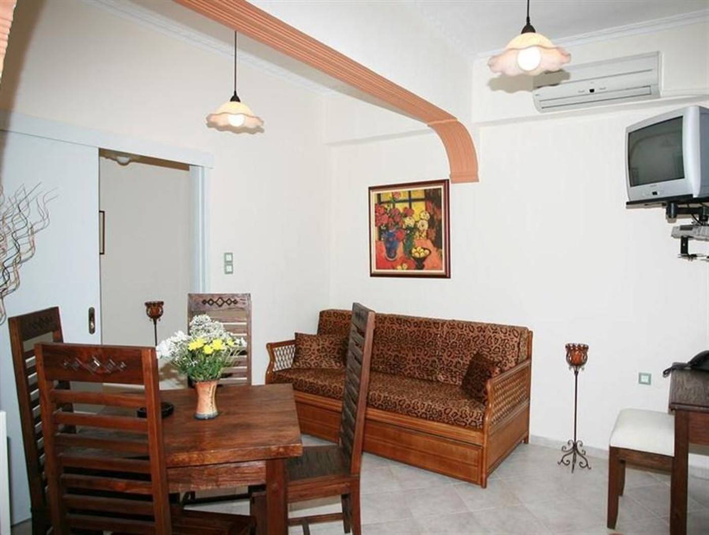 Kastro-Apartments-Lobby-15