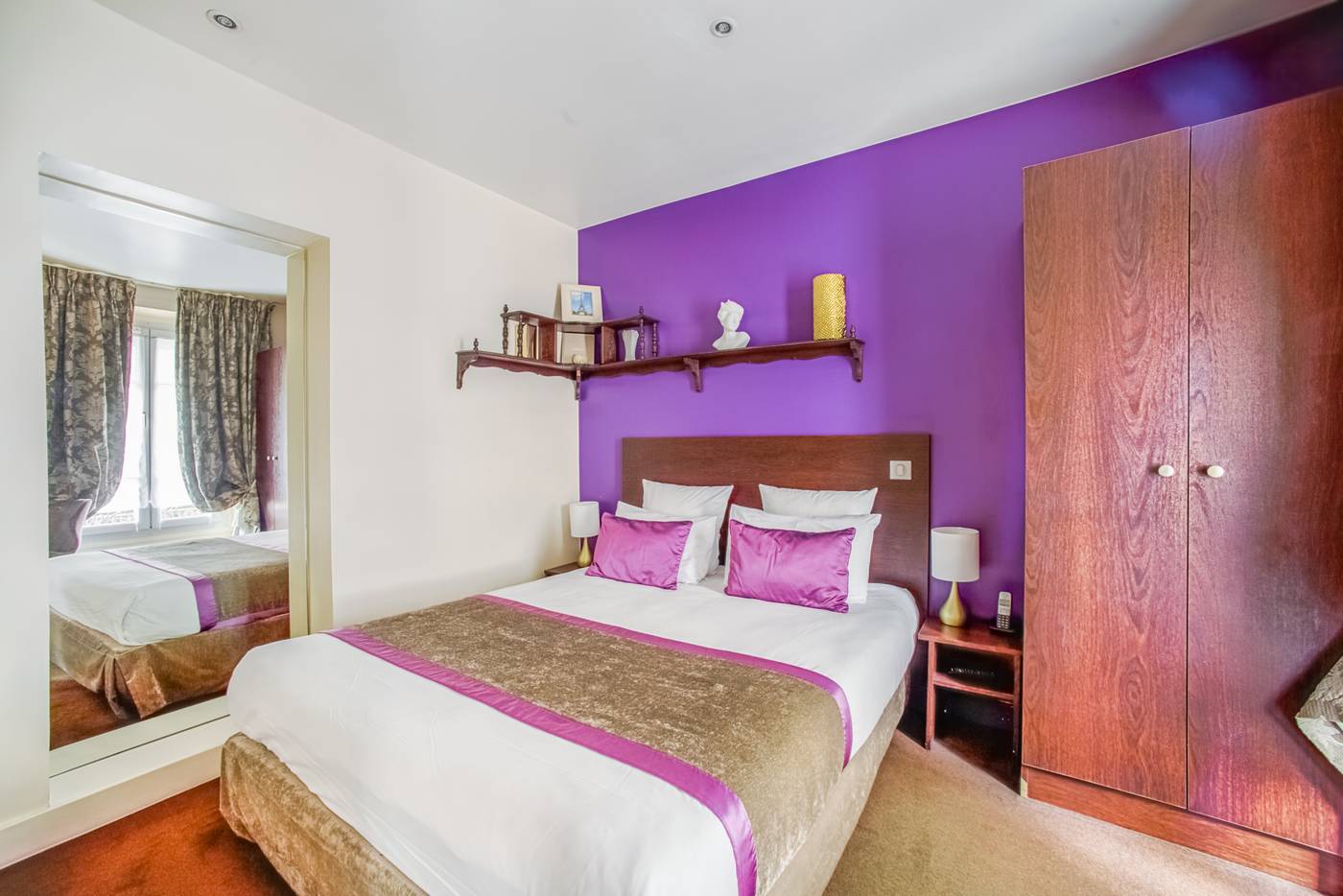 Queens-Hotel-Room-15