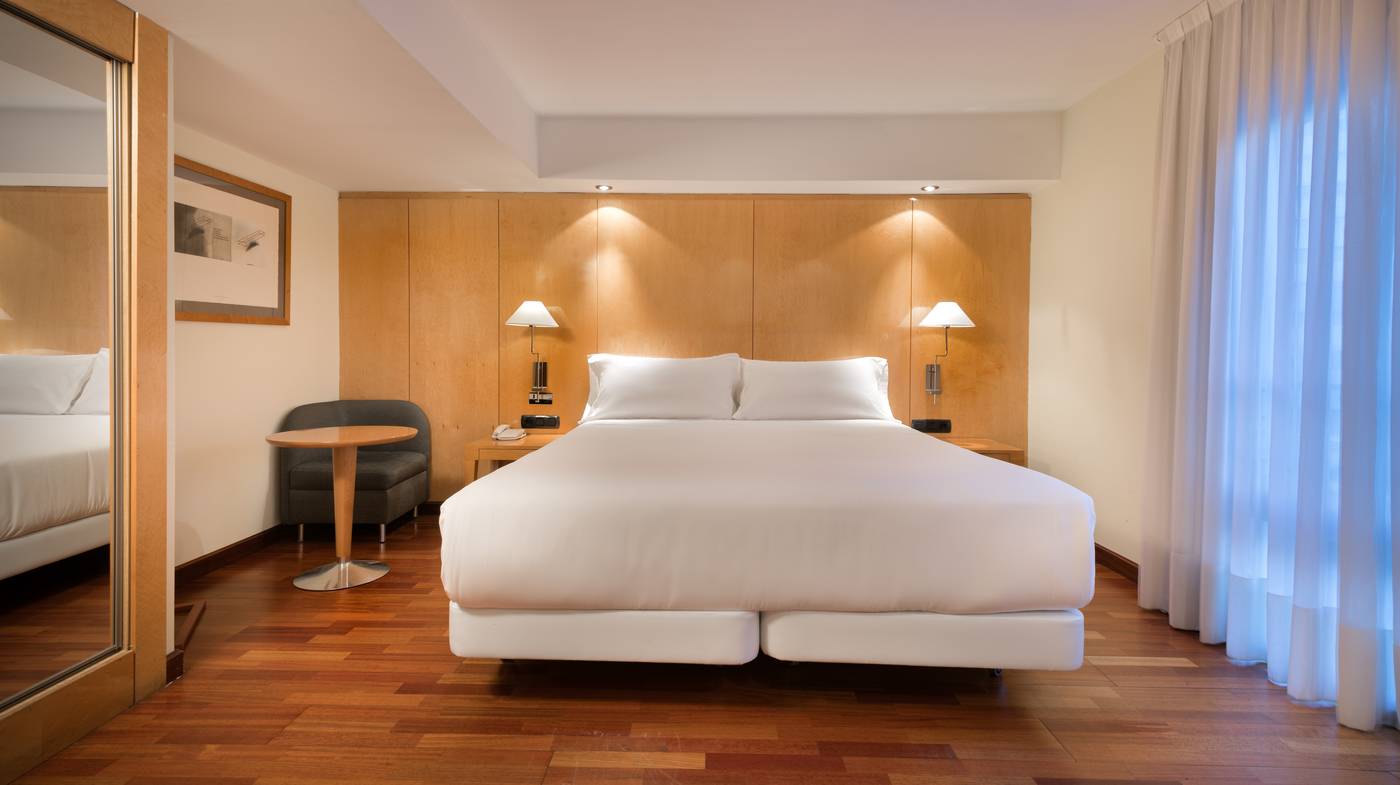 NH-Paseo-de-la-Habana-Room-34