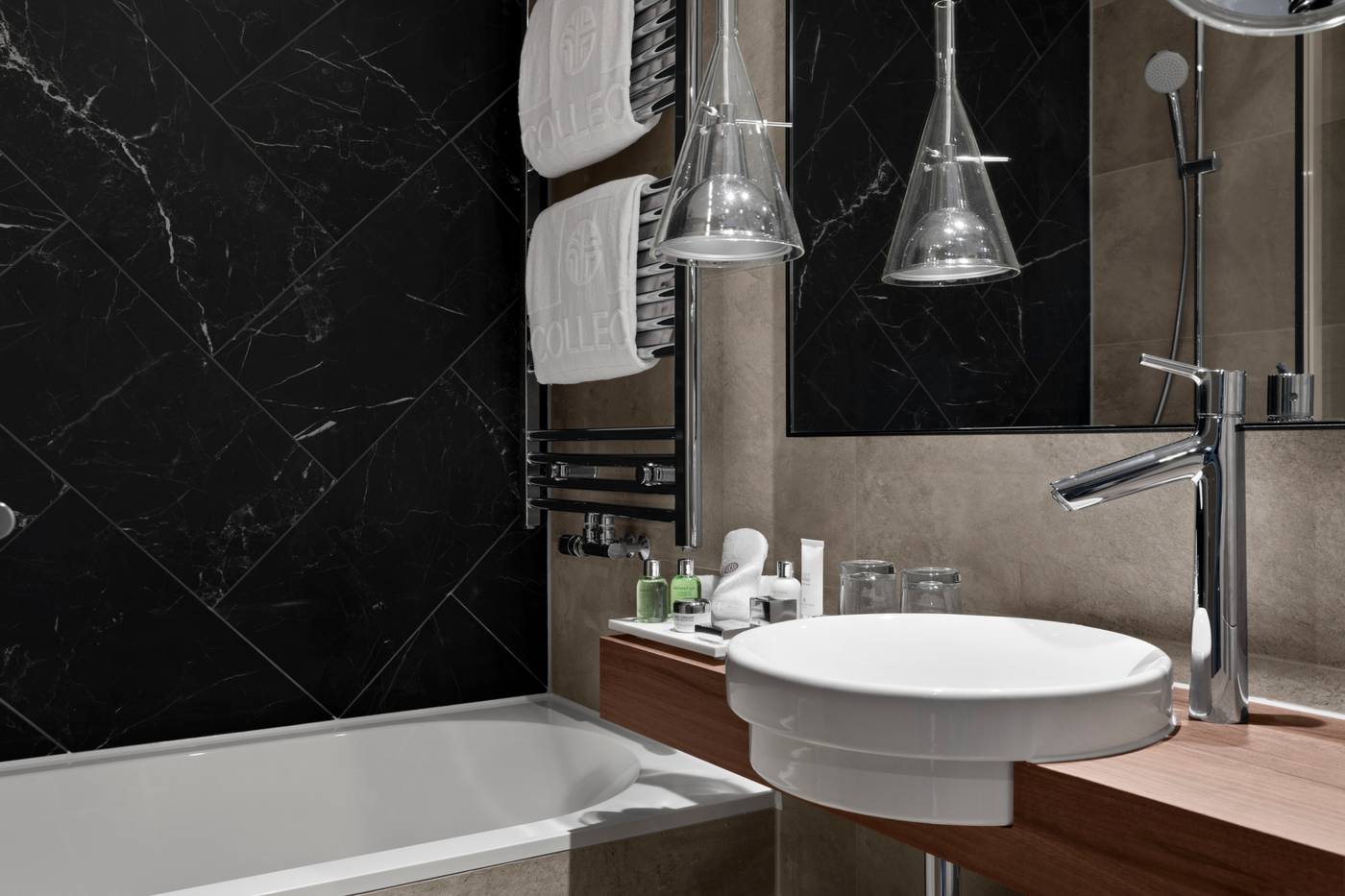 NH-Collection-Amsterdam-Flower-Market-Room-54