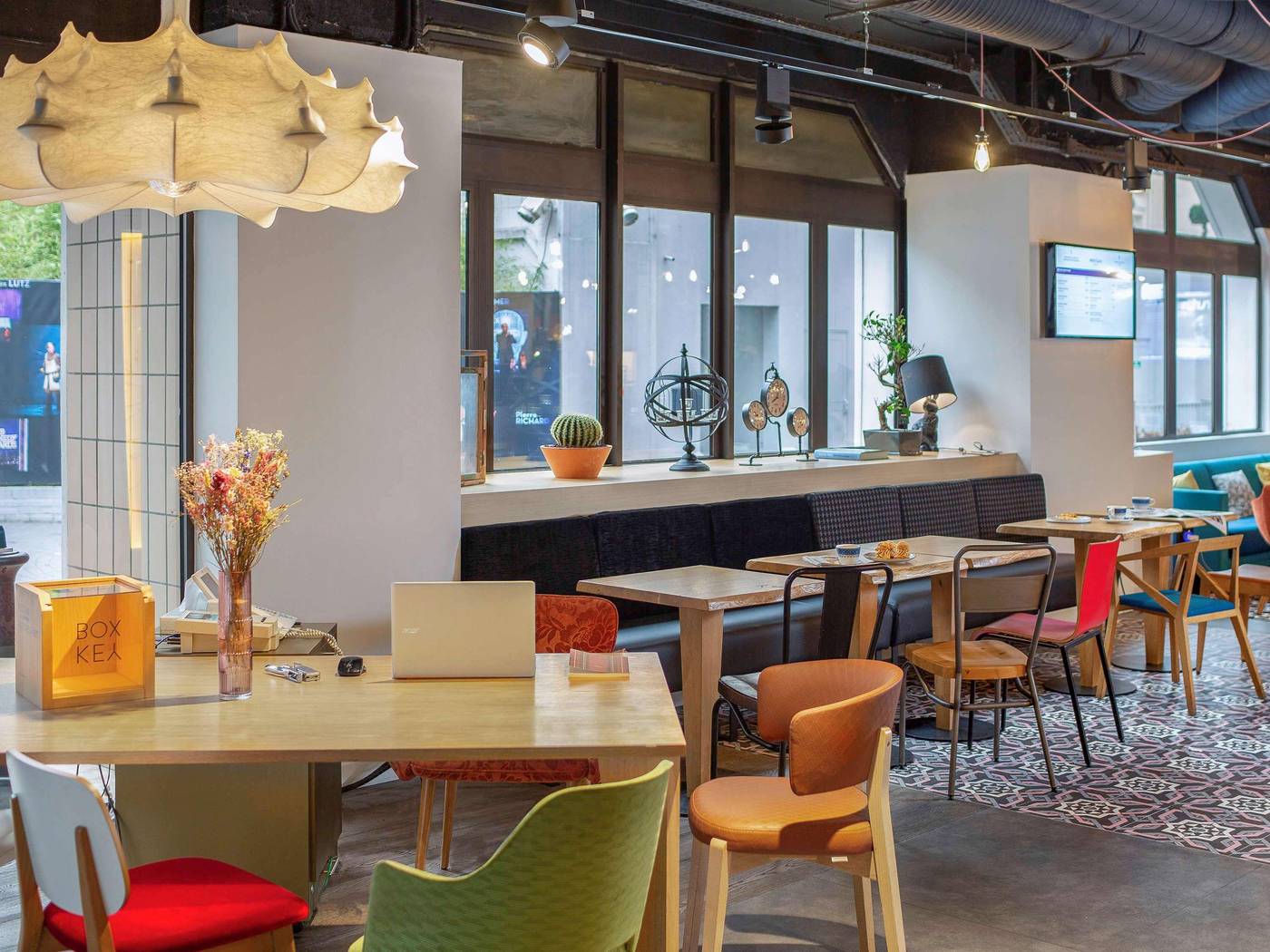 Hotel-Mercure-Paris-Gare-Montparnasse-General-view-13