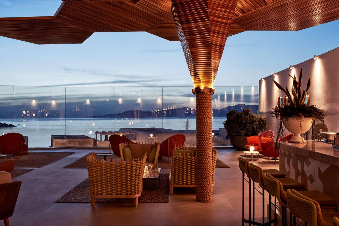 Myconian-Naia---Luxury-Suites-Bar-5