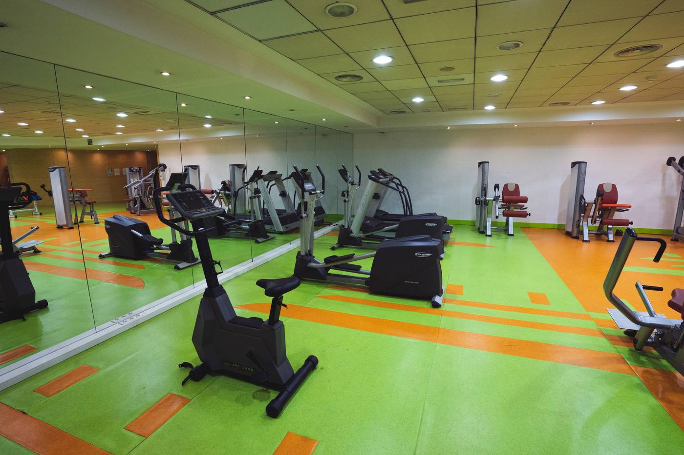 Deloix-Aqua-Center-Hotel-Sports-and-Entertainment-78