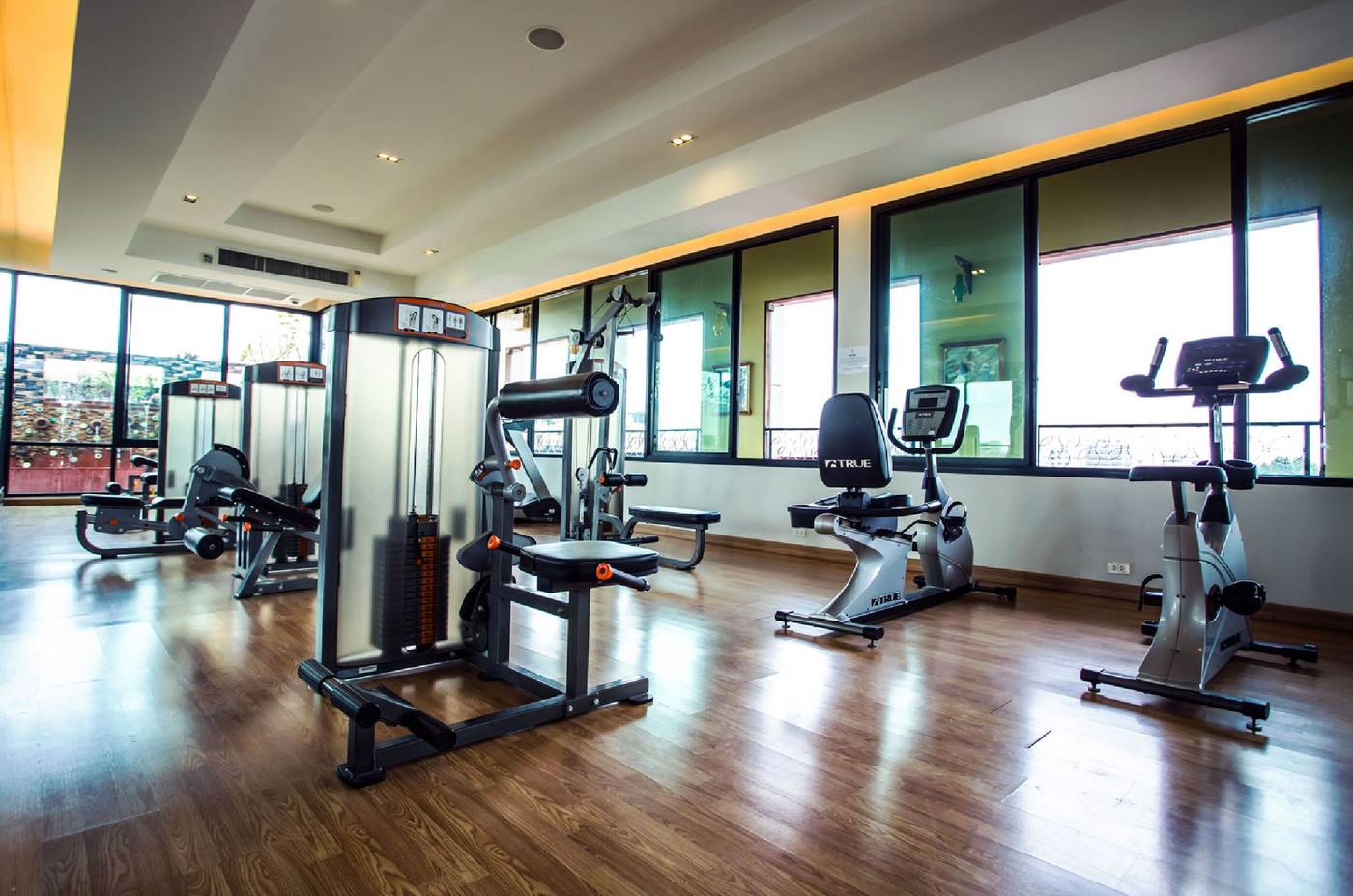 Nouvo-City-Hotel-Sports-and-Entertainment-57